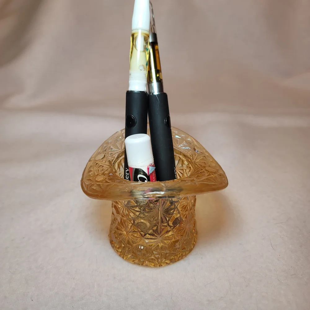 0828. Vintage~ CUTE ~ Amber Glass ~ Top Hat ~ Toothpick, Vape, Vase, Holder for?